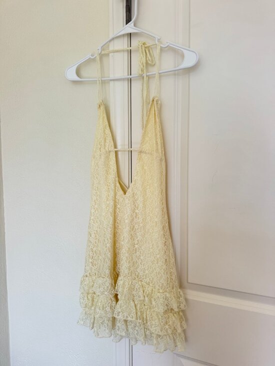 Edikted Dresses & Skirts - Butter Yellow Lace Mini Dress